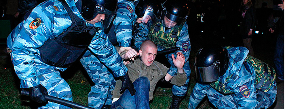 В ходе полицейского рейда на Покровской овощебазе в московском районе Западное Бирюлево задержаны 1245 мигрантов.