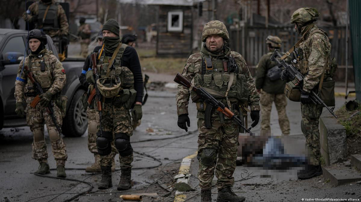 NYT установила личности десятков военных РФ, убивавших гражданских в Буче. Фото: dw.com