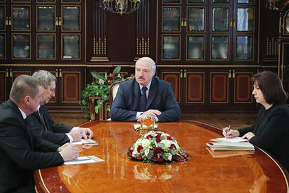 Лукашенко отправил уволенных чиновников в коровий «Освенцим».