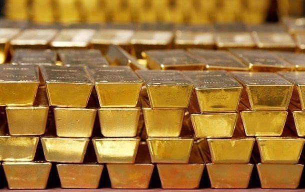 В 2014 и на начале 2015 года золотовалютные резервы Украины составляли меньше пяти миллиардов долларов.