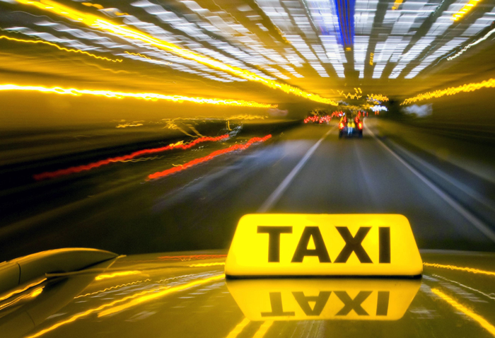 В Новогоднюю ночь подорожали поездки на такси.Фото: gettaxi.ru