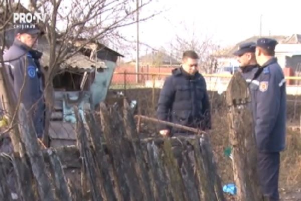 Троих детей, которые находились в доме, не смогли спасти, хотя родители были дома. Фото: protv.md.