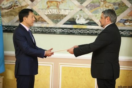 Молдавский дипломат провел также встречу и с заместителем министра иностранных дел Казахстана Саматом Ордабаевым.