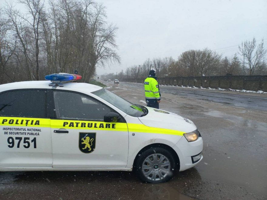 Более трёхсот лихачей поймали на дорогах страны за сутки.