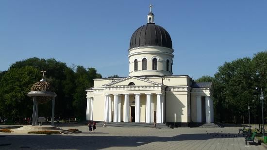 В кафедральном соборе Рождества Христова начался ремонт.