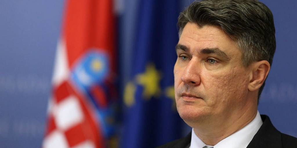 Причиной отказа Милановича дипломаты назвали сломанный самолет президента.