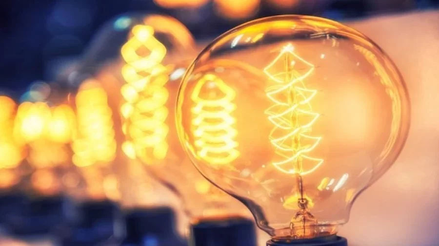 S-a ieftinit energia electrică. ANRE a aprobat noile tarife.