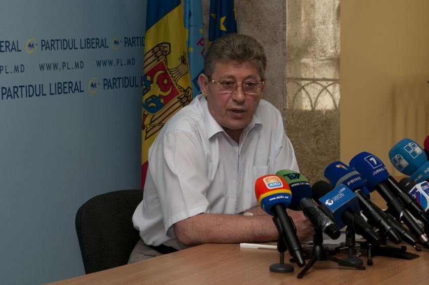 Ghimpu beneficiază în continuare de automobil de serviciu și pază de corp
