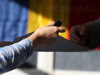 Referendumul va fi urmărit atent de Comisia Europeană, pentru a elimina suspiciunile. Liderul PES: Nu va fi tolerată încălcarea niciunei reguli UE şi a principiului statului de drept (Imagine: Dumitru Matiu/Mediafax Foto)
