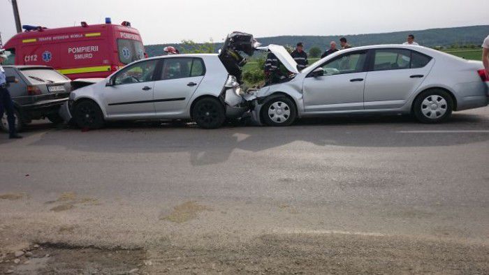 La moment nu se cunoaște cine este vinovat de producerea accidentului.