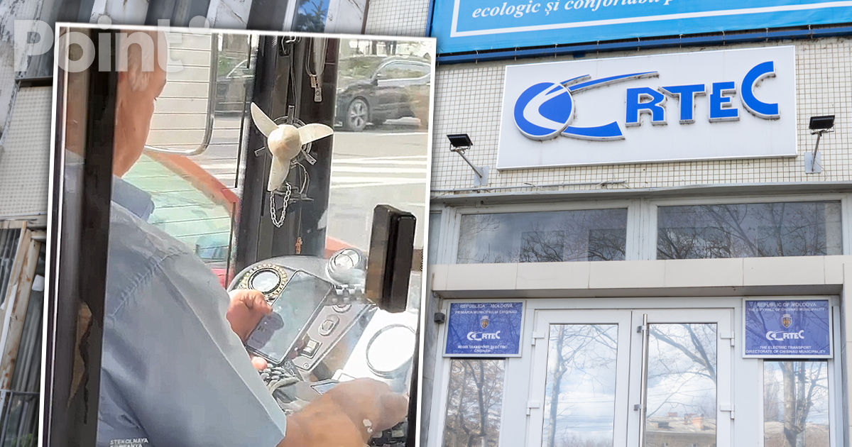 Șoferul unui troleibuz din Capitală, surprins cu telefonul în mână în timp ce conducea.