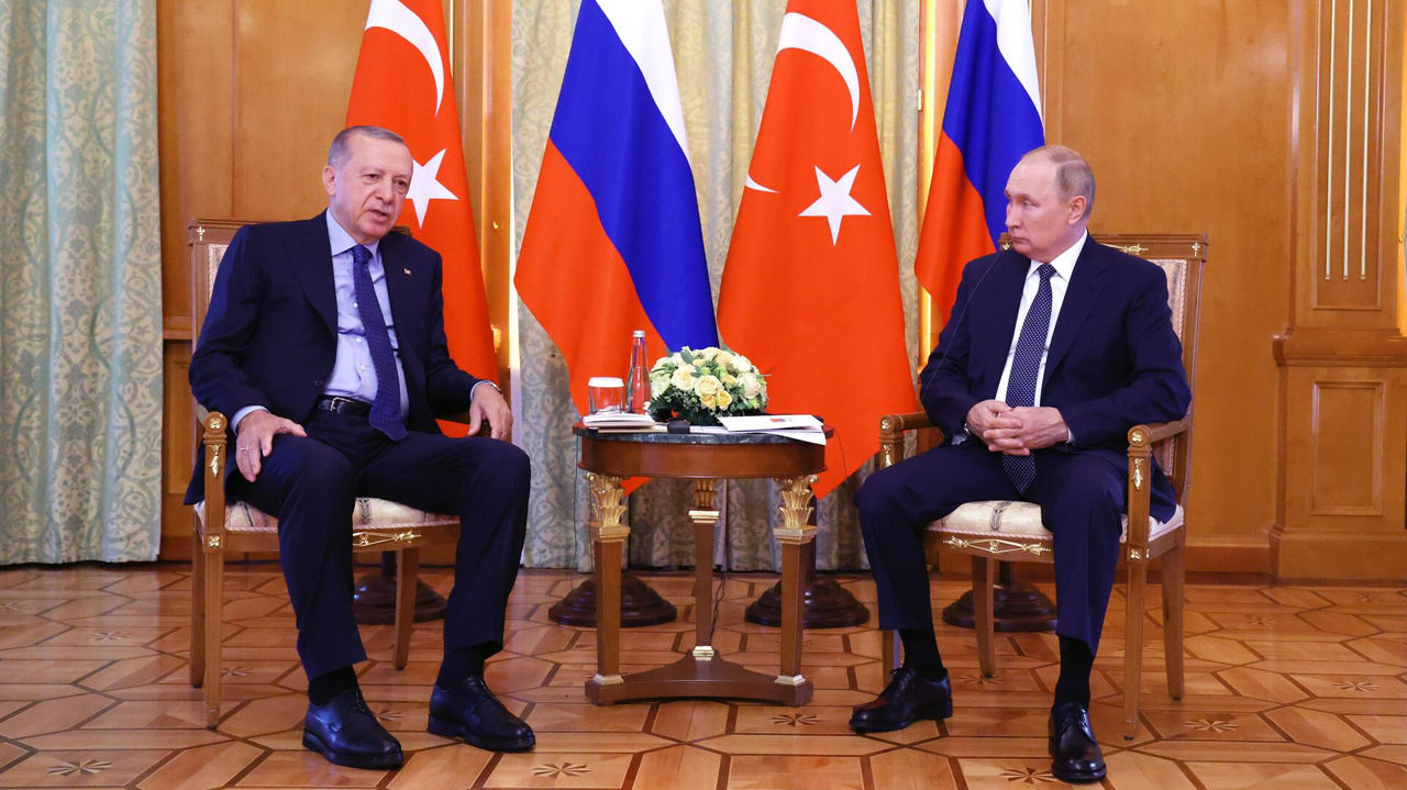 Путин и Эрдоган договорились начать оплату поставок российского газа в рублях.