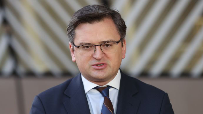 Кулеба: Украину никто не подталкивает к переговорам с Путиным.