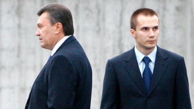 Бывший президент Украины Александр Янукович с сыном.