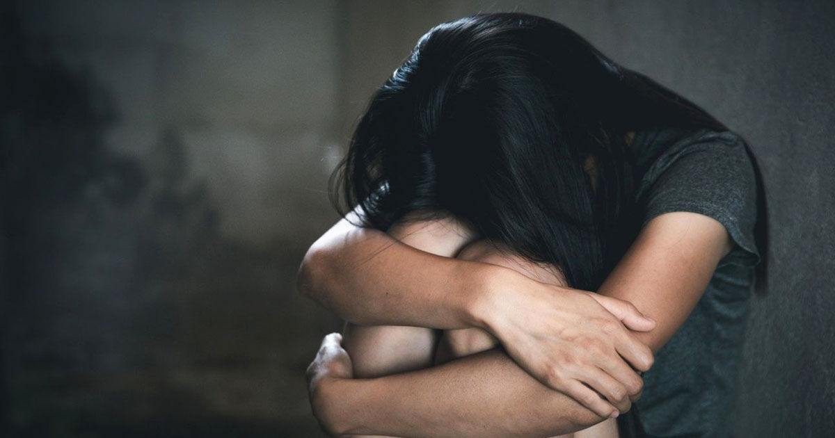 Un tânăr, condamnat pentru întreținerea unui raport sexual cu o minoră și producerea de pornografie infantilă.