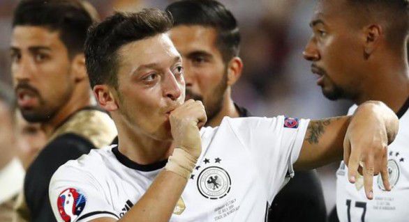 Germania s-a calificat în semifinalele Campionatului European de fotbal sâmbătă, după lovituri de departajare dramatice cu Italia.