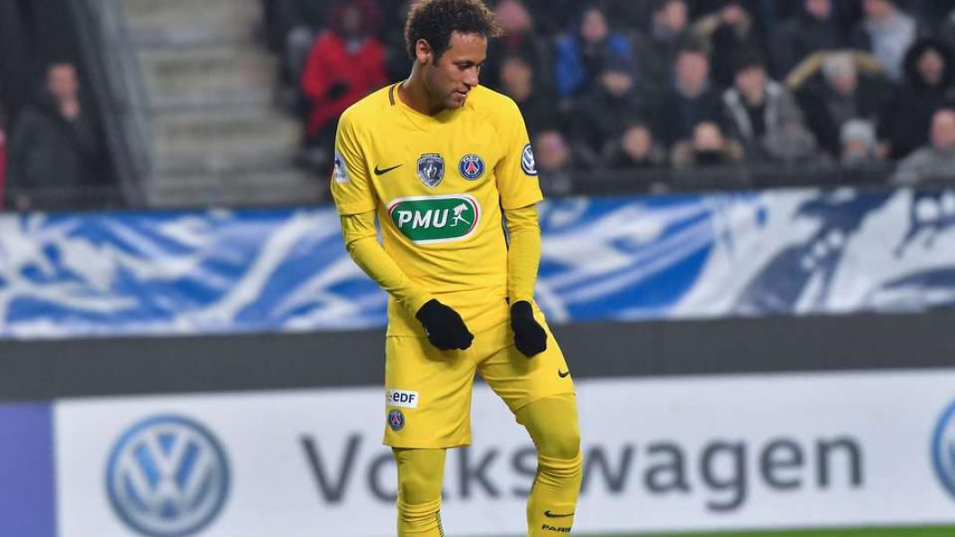 Gestul nepoliticos al lui Neymar în meciul cu Rennes. Foto: digisport.ro