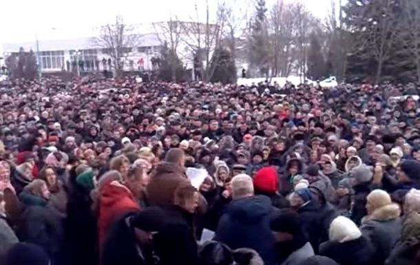 Протесты усилились после того, как местные власти никак не отреагировали на возмущение людей.