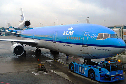 Нидерландская авиакомпания KLM первой в мире предложит пассажирам на борту своих самолетов разливное пиво. Фото: Kristoferb / Wikipedia