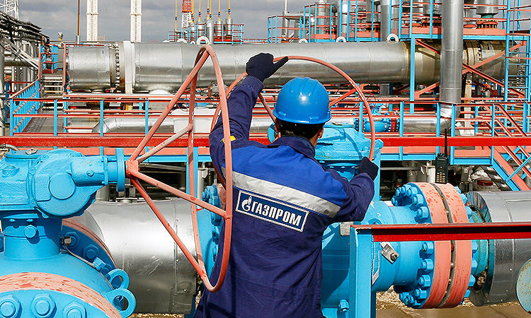 Россия транспортирует газ в Турцию по газопроводу "Голубой поток" и Трансбалканскому газопровод. 
