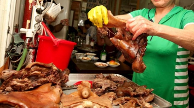 În mai multe magazine de tip fast-food au fost depistate preparate care se presupune că erau din carne de câine.