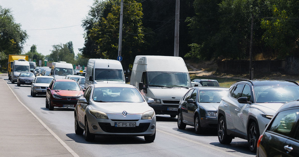Peste 367.000 de vehicule sunt în Chișinău: Ecologiștii avertizează asupra poluării.