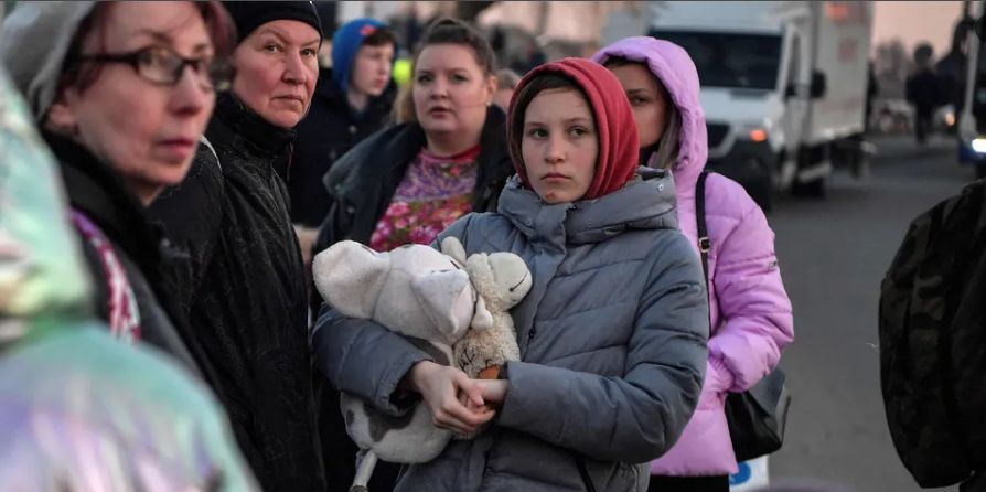 Два миллиона беженцев из Украины въехали в Польшу.