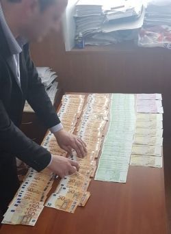 В Тараклии бывший судья задержан за взятку в 12 000 евро.