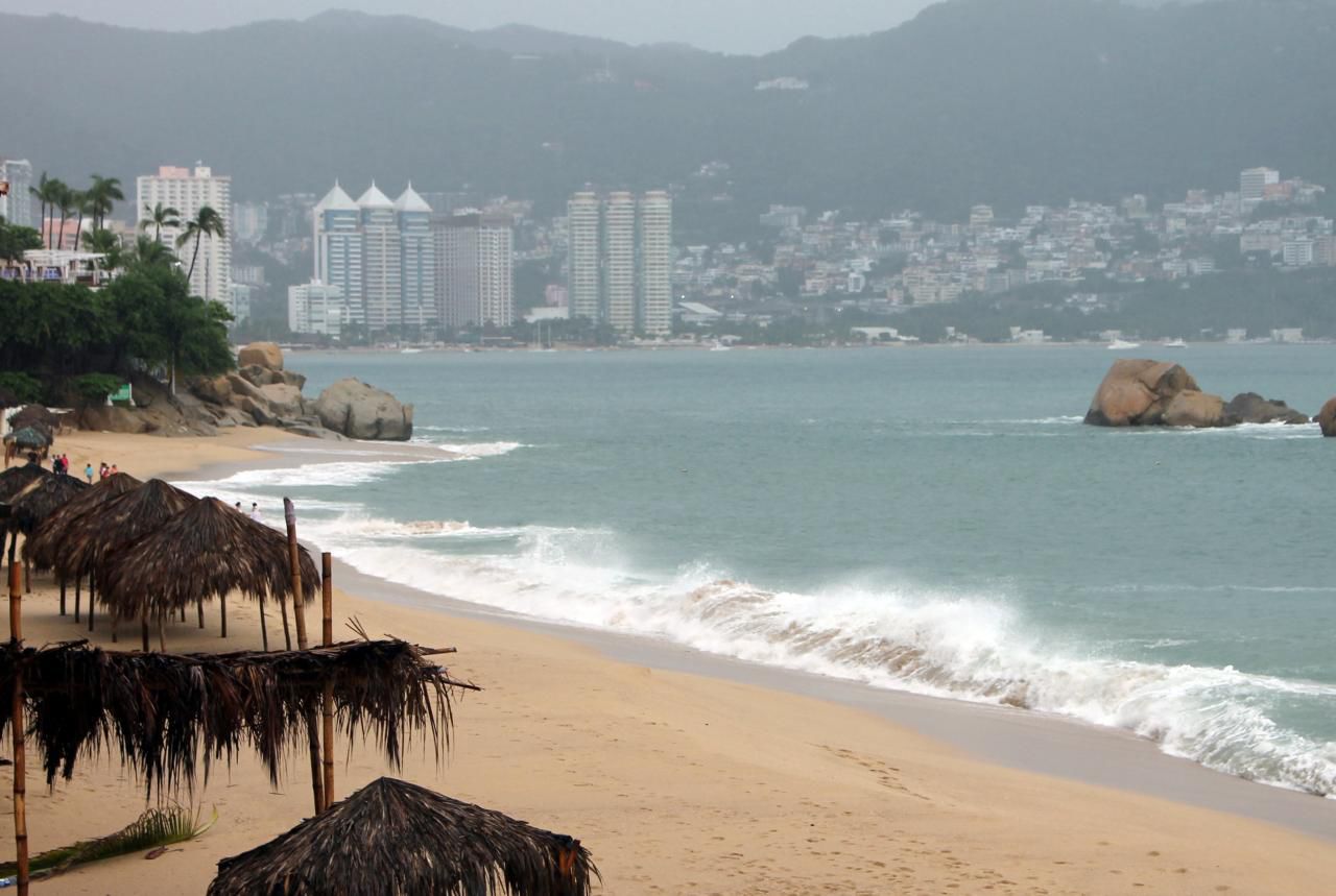 Mexic: Uraganul Max a fost retrogradat la furtună tropicală. Foto: reuters.com