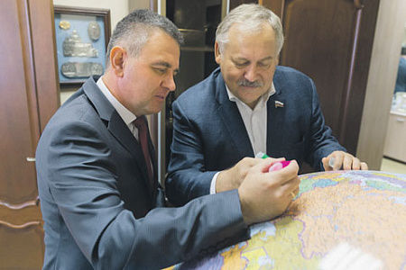 Вадим Красносельский и Константин Затулин замерили расстояние от Тирасполя до Москвы.