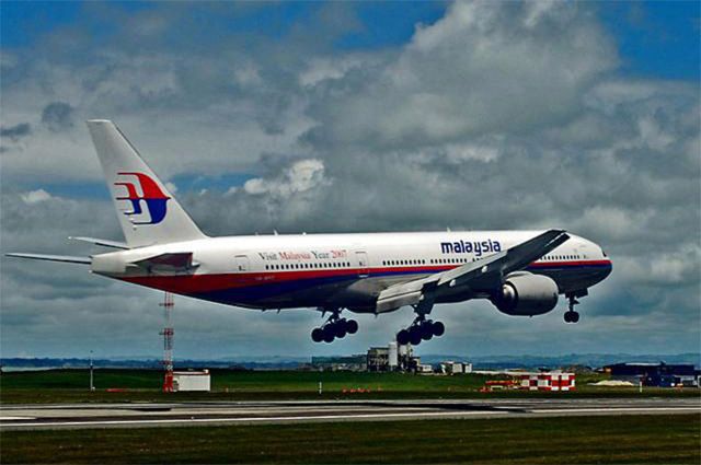 Пропавший лайнер авиакомпании Malaysia Airlines мог намерено избегать обнаружения радиолокационными станциями.