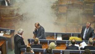 Noi violențe în Parlamentul din Kosovo. Foto: publika.md