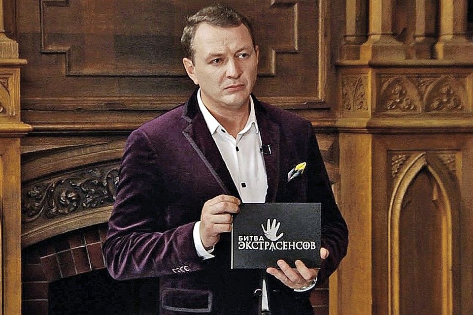 Бывший участник популярного шоу "Битва экстрасенсов" заявил, что ему предлагали заплатить за выход в финал проекта.