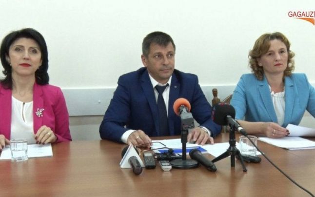 Trei deputaţi locali din Găgăuzia îndeamnă autorităţile din autonomie să vorbească doar găgăuza.