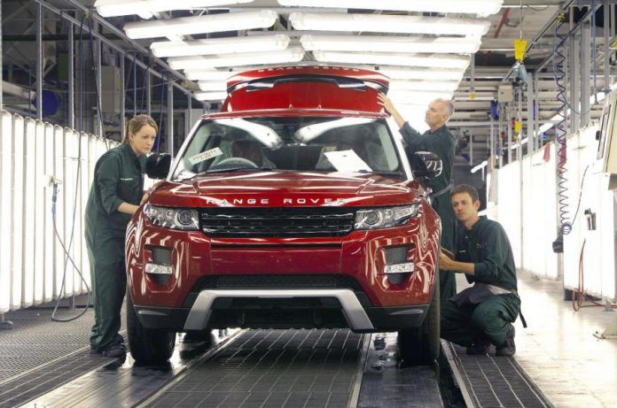 Jaguar Land Rover приостановила производство до конца рабочей недели из-за Brexit.