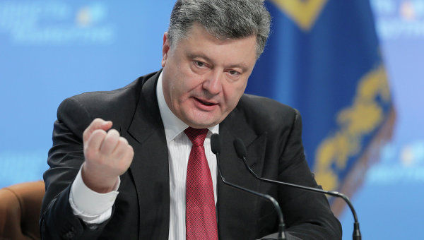 По словам Порошенко, укрепление армии и ее вооружение новейшими образцами военной техники продолжится.