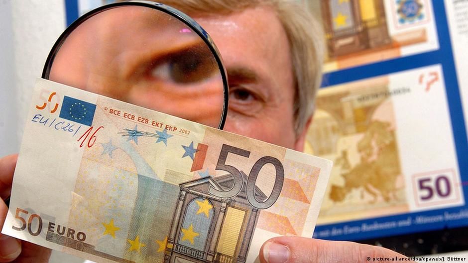 ЕЦБ понизил прогноз роста ВВП в еврозоне до 3,7% в 2022 году.