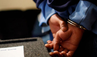 În prezent, investigaţiile continuă în vederea stabilirii tuturor membrilor grupării criminale, rolul acestora, precum şi identificării tuturor victimelor infractorilor.