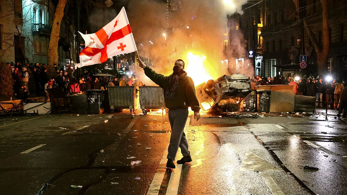 Un canal TV din Georgia, amendat pentru imagini video împotriva legii privind agenții străini.