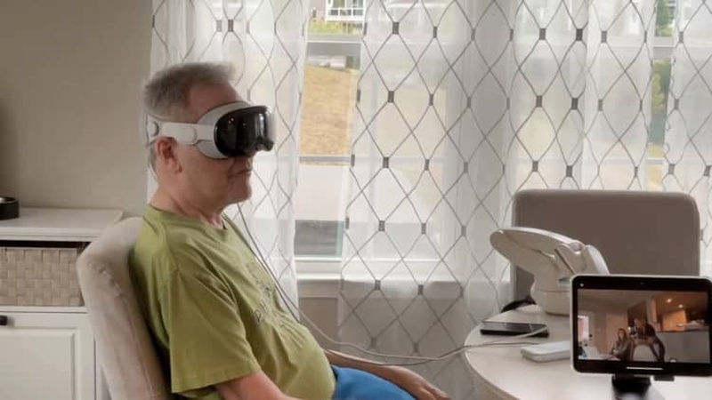 Гарнитуру Apple Vision Pro подключили прямо к мозгу человека с помощью импланта Synchron.