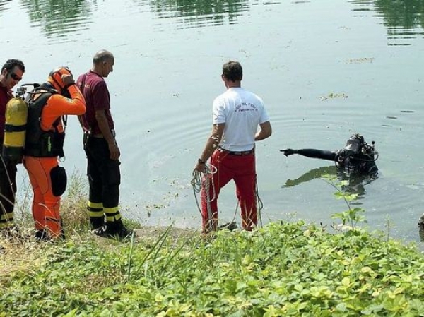 Un moldovean de 38 de ani din Italia, a dispărut în apele unui lac.