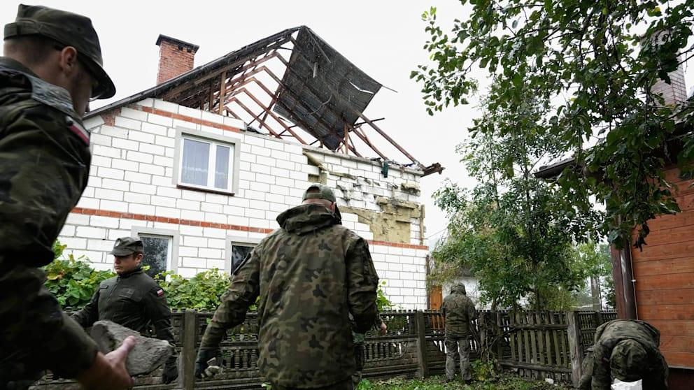 Польша подтвердила случайный удар ракетой по жилому дому.