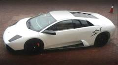 Nu se stie ce masina a fost folosita pentru a se realiza falsul Lamborghini, insa cert este ca, macar in China, piata pentru asa ceva exista. 