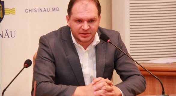 Socialiștii vor cu rice preț să-l demită pe primarul Chișinului, Dorin Chirtoacă. 