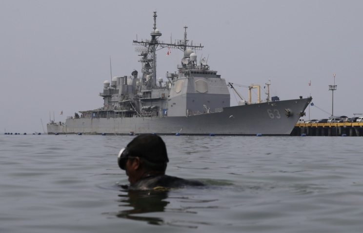 Еще один корабль ВМС США, в дополнение к стоящему на дежурстве в акватории эсминцу "Тракстан", будет направлен в Черное море в течение недели.