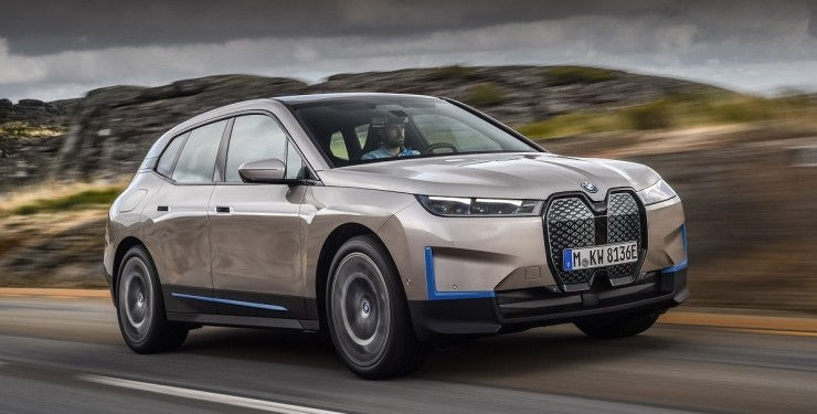 BMW посадят по 25 деревьев за каждый тест-драйв электромобилей.