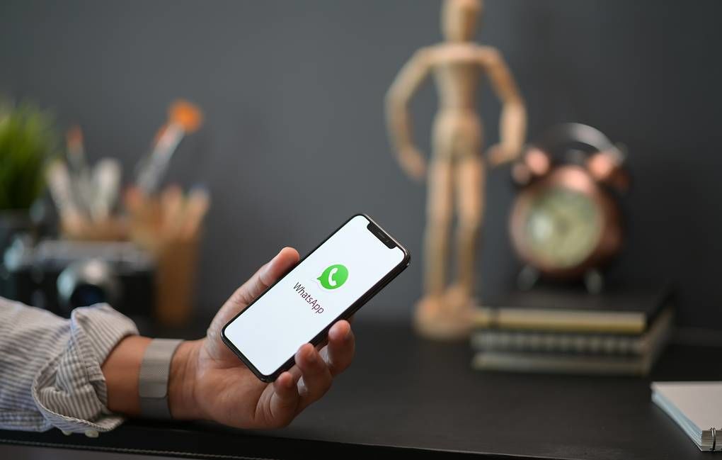 Через приложение WhatsApp следили за официальными лицами 20 стран.