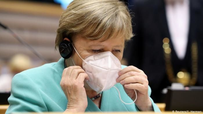 Bild: Меркель отменила запись на вакцинацию от коронавируса.