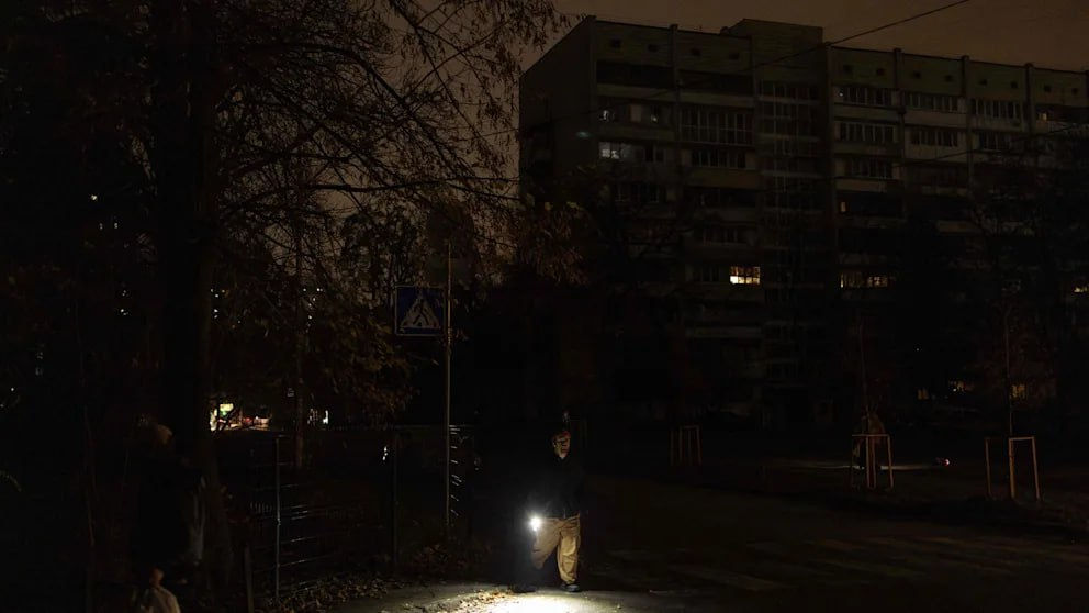 Toate orașele mari din Ucraina au rămas fără electricitate în weekend.