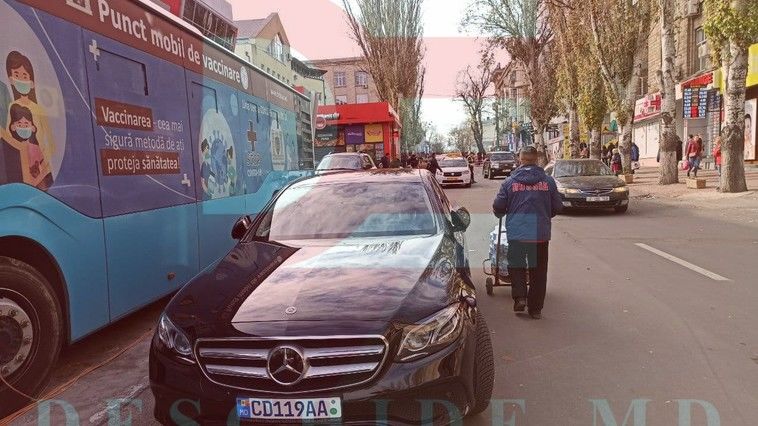 Посольство Венгрии: Это полицейские напали на машину дипломата.